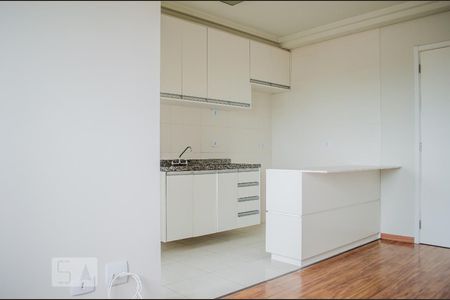 Sala de apartamento para alugar com 2 quartos, 50m² em Capão Raso, Curitiba