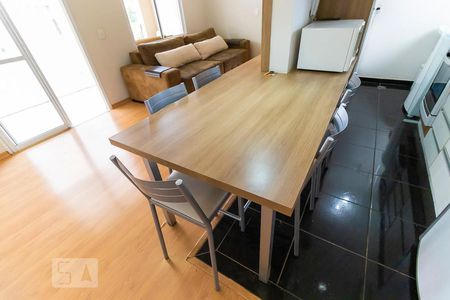 Sala - Mesa e cadeiras de apartamento para alugar com 2 quartos, 64m² em Loteamento Center Santa Genebra, Campinas