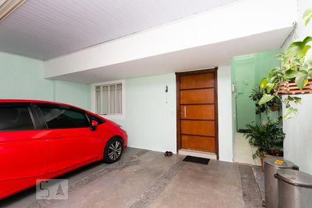 Casa à venda com 220m², 3 quartos e 2 vagas Casa à venda com 220m², 3 quartos e 2 vagasGaragem