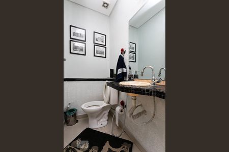 Casa à venda com 220m², 3 quartos e 2 vagas Casa à venda com 220m², 3 quartos e 2 vagasLavabo