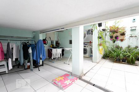 Casa à venda com 220m², 3 quartos e 2 vagas Casa à venda com 220m², 3 quartos e 2 vagasÁrea comum