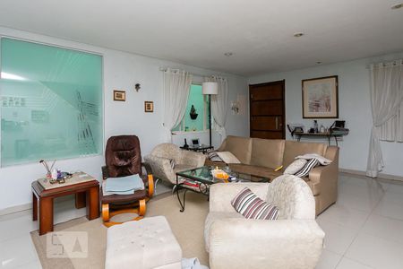 Sala de casa à venda com 3 quartos, 220m² em Vila Pompéia, São Paulo