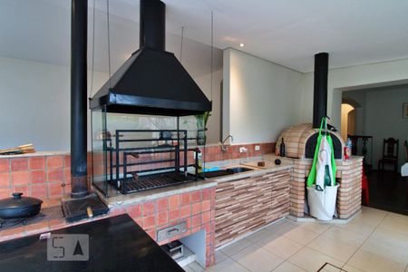 Casa à venda com 550m², 4 quartos e 5 vagas Casa à venda com 550m², 4 quartos e 5 vagasChurrasqueira