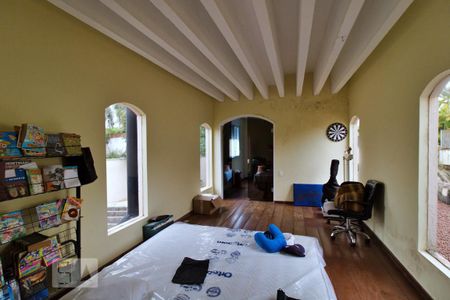 Casa à venda com 550m², 4 quartos e 5 vagas Casa à venda com 550m², 4 quartos e 5 vagasContinuação da Suíte 1