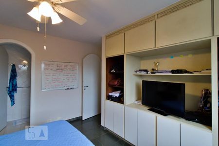 Casa à venda com 550m², 4 quartos e 5 vagas Casa à venda com 550m², 4 quartos e 5 vagasSuíte 3