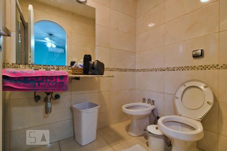 Casa à venda com 550m², 4 quartos e 5 vagas Casa à venda com 550m², 4 quartos e 5 vagasBanheiro da Suíte 2