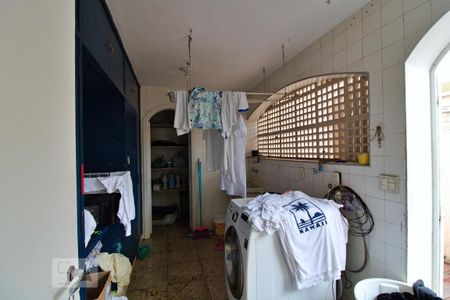 Casa à venda com 550m², 4 quartos e 5 vagas Casa à venda com 550m², 4 quartos e 5 vagasÁrea de Serviço