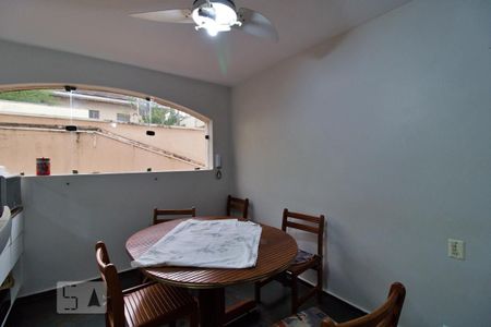 Casa à venda com 550m², 4 quartos e 5 vagas Casa à venda com 550m², 4 quartos e 5 vagasCopa