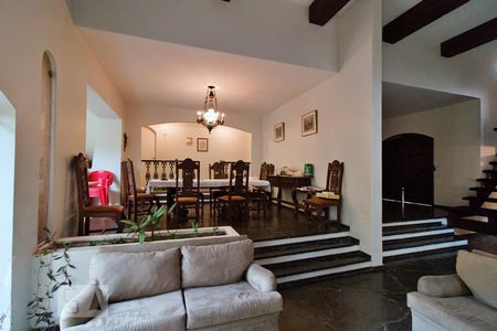 Sala de casa à venda com 4 quartos, 550m² em Jardim Leonor, São Paulo