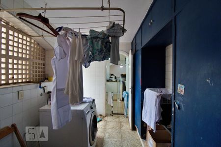 Casa à venda com 550m², 4 quartos e 5 vagas Casa à venda com 550m², 4 quartos e 5 vagasÁrea de Serviço