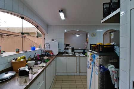 Casa à venda com 550m², 4 quartos e 5 vagas Casa à venda com 550m², 4 quartos e 5 vagasCozinha