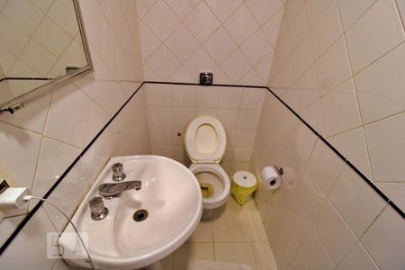 Casa à venda com 550m², 4 quartos e 5 vagas Casa à venda com 550m², 4 quartos e 5 vagasBanheiro da Suíte 4