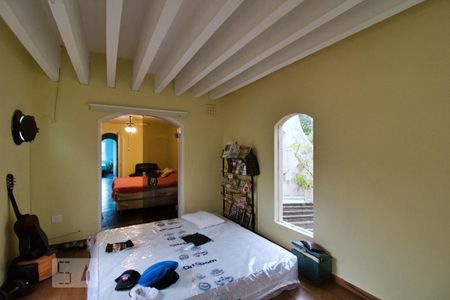 Casa à venda com 550m², 4 quartos e 5 vagas Casa à venda com 550m², 4 quartos e 5 vagasContinuação da Suíte 1