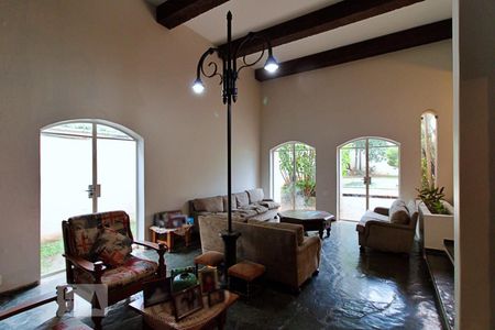 Sala de casa à venda com 4 quartos, 550m² em Jardim Leonor, São Paulo