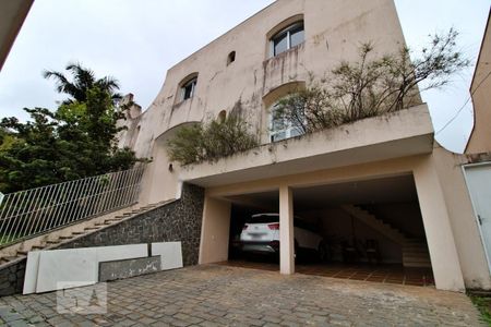 Casa à venda com 550m², 4 quartos e 5 vagas Casa à venda com 550m², 4 quartos e 5 vagasGaragem