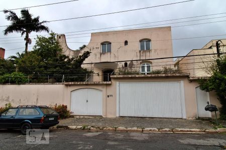 Casa à venda com 550m², 4 quartos e 5 vagas Casa à venda com 550m², 4 quartos e 5 vagasFachada