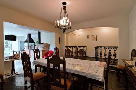 Sala de casa à venda com 4 quartos, 550m² em Jardim Leonor, São Paulo