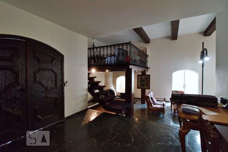 Sala de casa à venda com 4 quartos, 550m² em Jardim Leonor, São Paulo