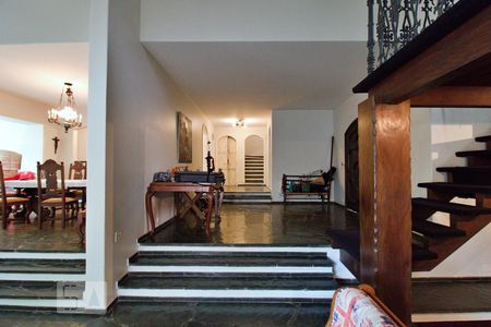 Sala de casa à venda com 4 quartos, 550m² em Jardim Leonor, São Paulo