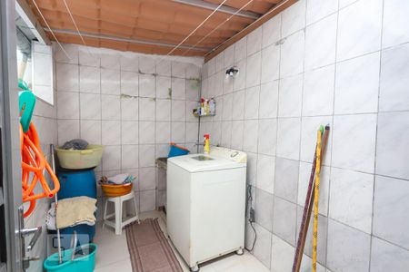 Casa à venda com 122m², 3 quartos e 2 vagasLavanderia