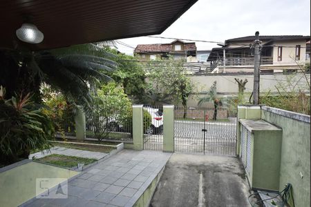 Casa de condomínio à venda com 450m², 4 quartos e 6 vagasVista do Quarto 1