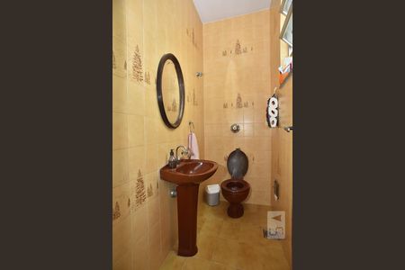 Casa de condomínio à venda com 450m², 4 quartos e 6 vagasLavabo