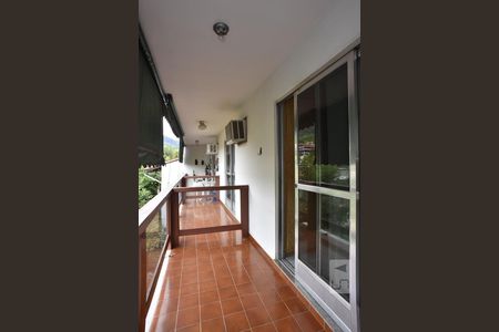 Casa de condomínio à venda com 450m², 4 quartos e 6 vagasVaranda do Quarto 1,2 e Suíte 1