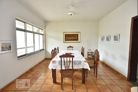 Sala de casa de condomínio à venda com 4 quartos, 450m² em Anil, Rio de Janeiro