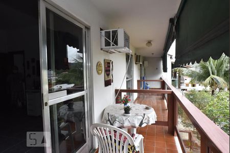 Casa de condomínio à venda com 450m², 4 quartos e 6 vagasVaranda do Quarto 1,2 e Suíte 1