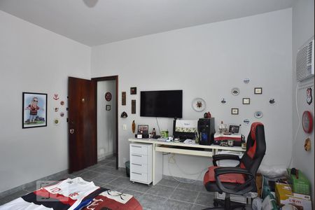 Casa de condomínio à venda com 450m², 4 quartos e 6 vagasSuíte 1