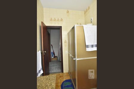 Casa de condomínio à venda com 450m², 4 quartos e 6 vagasBanheiro Social