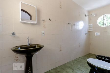 Casa à venda com 420m², 5 quartos e 2 vagas Casa à venda com 420m², 5 quartos e 2 vagasBanheiro da Suíte
