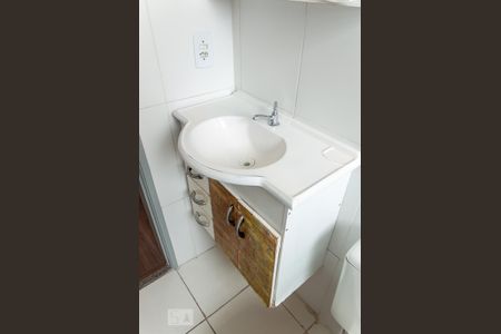 Apartamento para alugar com 46m², 2 quartos e 1 vaga Apartamento para alugar com 46m², 2 quartos e 1 vagaBanheiro