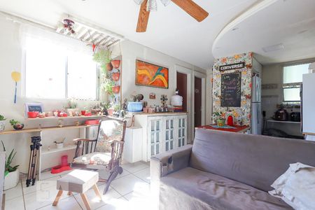 Sala de apartamento à venda com 2 quartos, 35m² em Mário Quintana, Porto Alegre