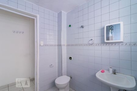 Apartamento para alugar com 69m², 2 quartos e sem vaga Apartamento para alugar com 69m², 2 quartos e sem vagaBanheiro