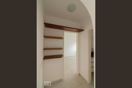 Corredor de apartamento à venda com 1 quarto, 48m² em Moema, São Paulo