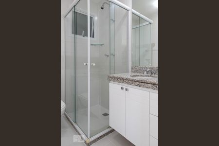 Apartamento para alugar com 113m², 3 quartos e 2 vagasBanheiro social 