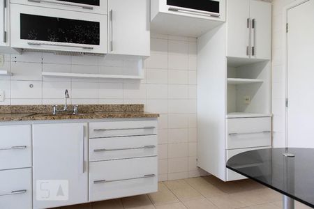 Apartamento para alugar com 113m², 3 quartos e 2 vagasCozinha