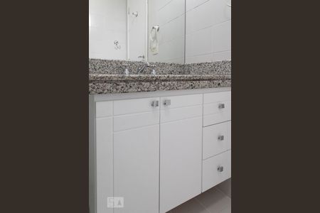 Apartamento para alugar com 113m², 3 quartos e 2 vagasBanheiro social 