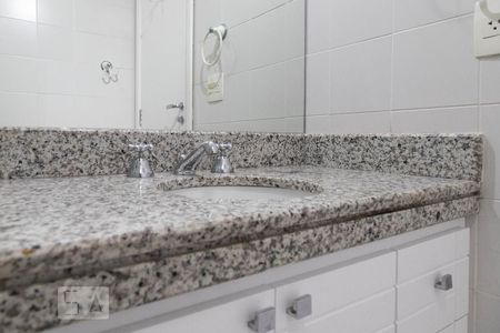 Apartamento para alugar com 113m², 3 quartos e 2 vagasBanheiro social 