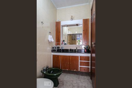 Casa à venda com 300m², 4 quartos e 4 vagasBanheiro da Suíte