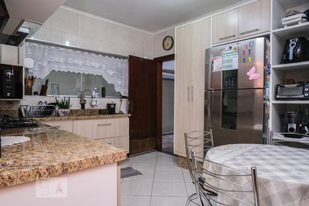 Casa à venda com 300m², 4 quartos e 4 vagasCozinha