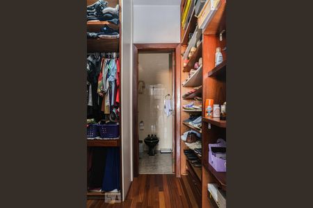 Closet da suíte de casa para alugar com 4 quartos, 300m² em Tucuruvi, São Paulo