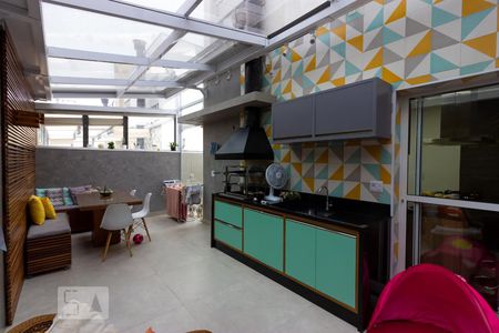 Casa de condomínio para alugar com 120m², 3 quartos e 2 vagas Casa de condomínio para alugar com 120m², 3 quartos e 2 vagasVaranda - Gourmet