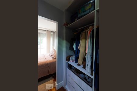 Casa de condomínio para alugar com 120m², 3 quartos e 2 vagas Casa de condomínio para alugar com 120m², 3 quartos e 2 vagasCloset 1 - Suite