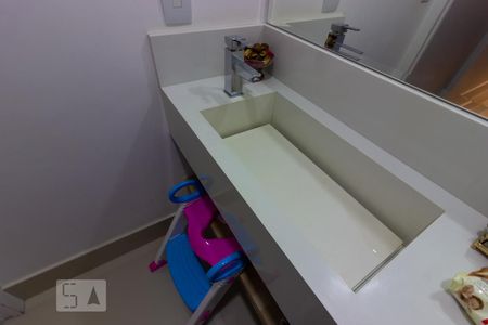 Lavabo de casa de condomínio para alugar com 3 quartos, 120m² em Chácara Pavoeiro, Cotia