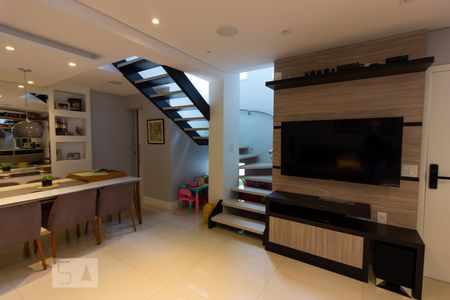 Sala   de casa de condomínio para alugar com 3 quartos, 120m² em Chácara Pavoeiro, Cotia