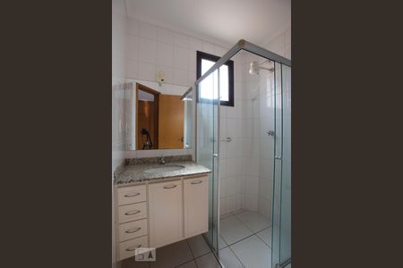 Apartamento para alugar com 70m², 2 quartos e 1 vagaBanheiro da suíte