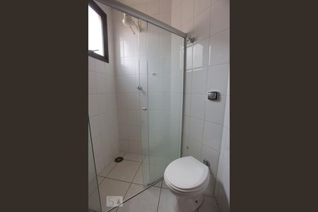 Banheiro social de apartamento para alugar com 2 quartos, 70m² em Jardim Botânico, Ribeirão Preto