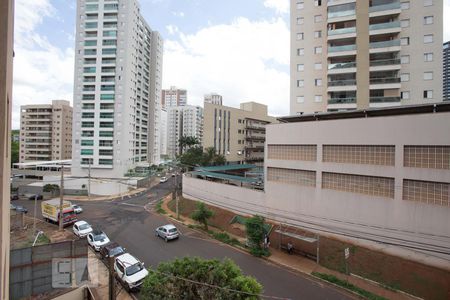 Apartamento para alugar com 70m², 2 quartos e 1 vagaVista da janela do quarto